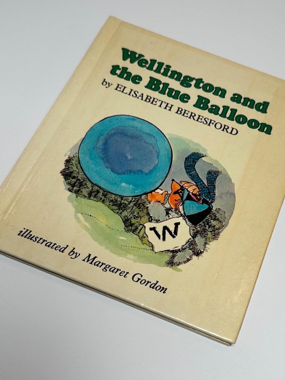 Vintage 1975 Wellington and the Blue Balloon Book - Picture 1 of 10